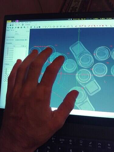 arcade_mano.jpeg arcade_mano.jpeg